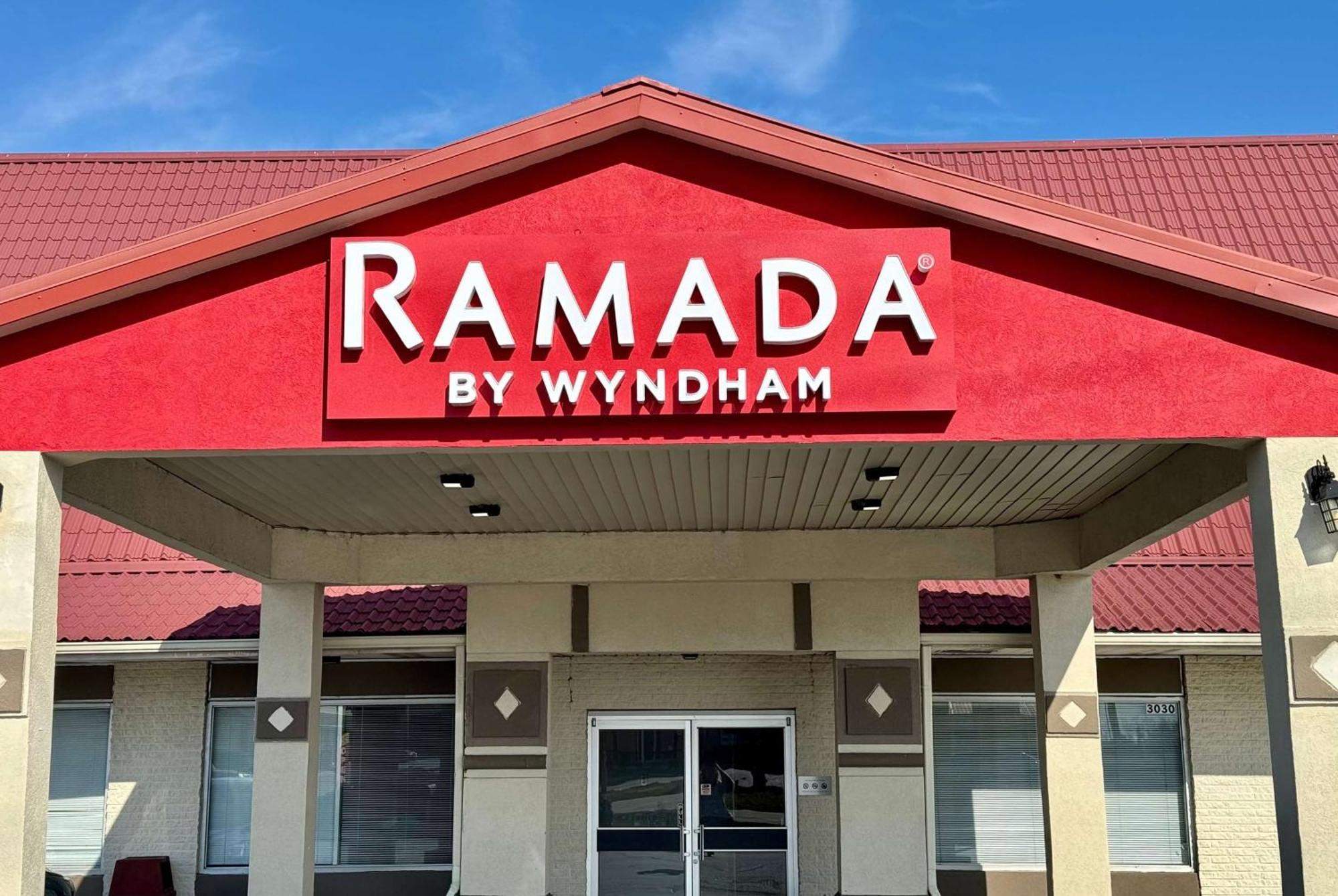 Готель Ramada By Wyndham Ламбертон Екстер'єр фото